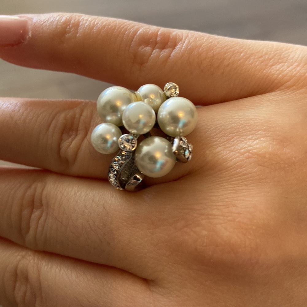 Pear and diamond effect ring